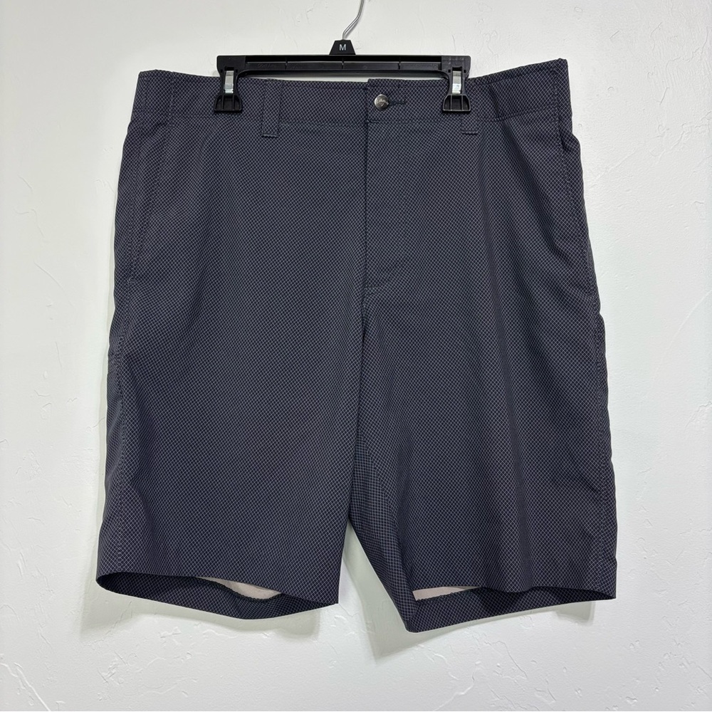 Callaway Men's Golf Shorts Size 34 Waist Button Zip Front Bermuda Chino